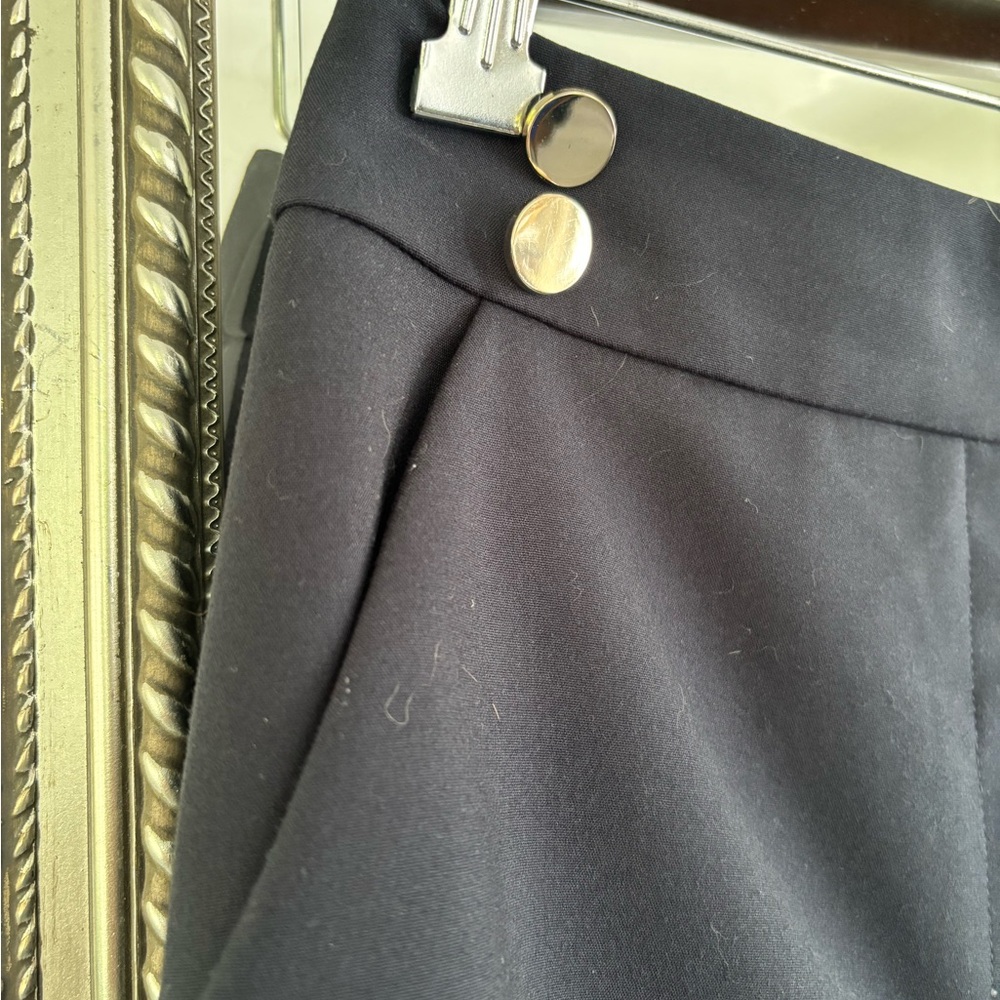 H&M shorts in high waisted navy. EUC with pockets and silver tone button detail. - Picture 2 of 9